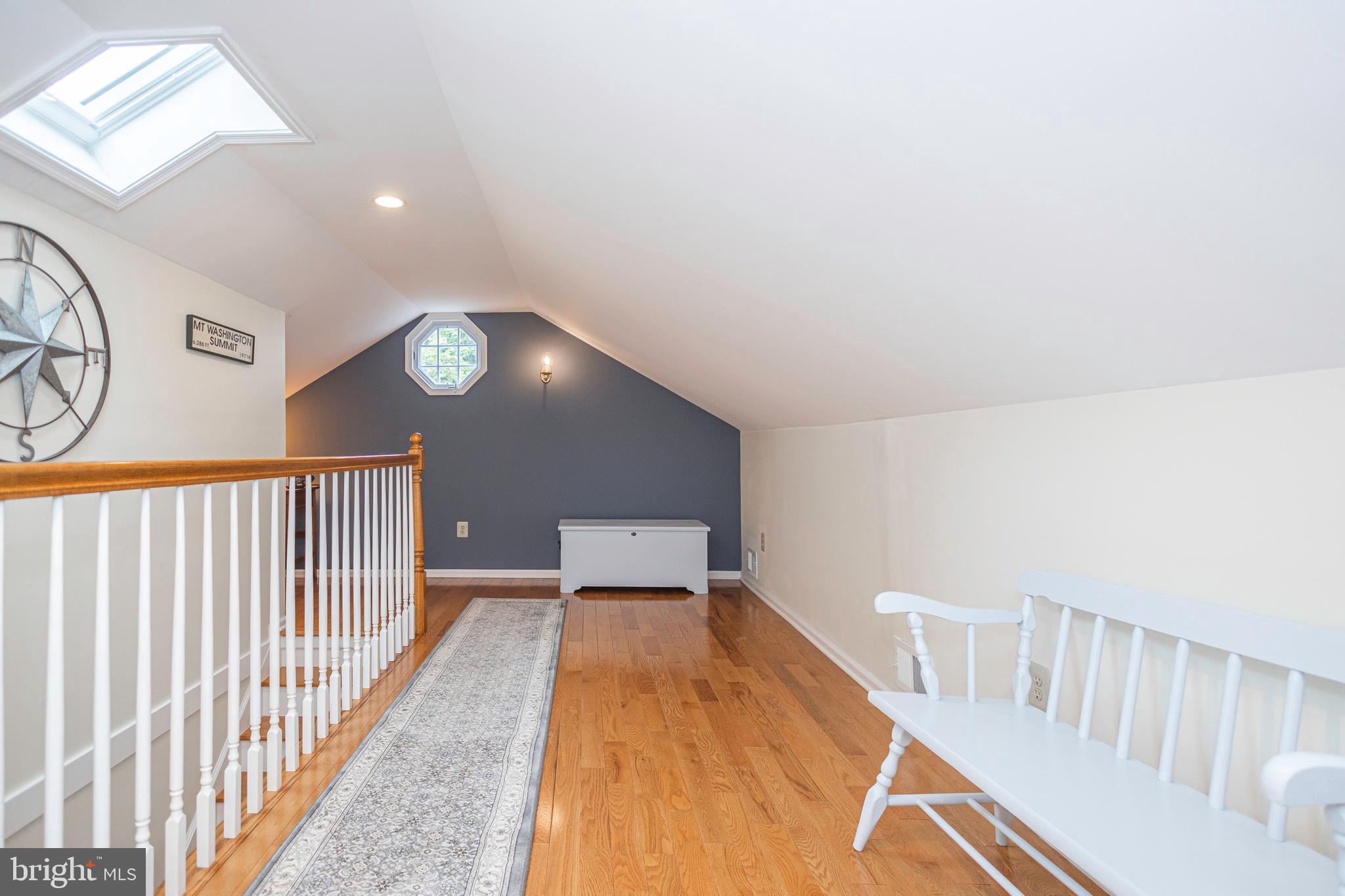 MAKEFIELD MANOR - Residential