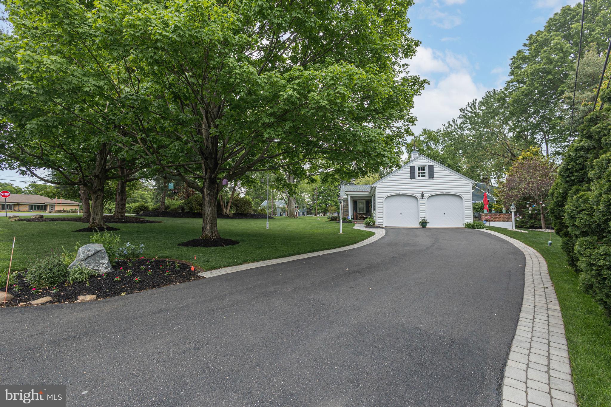 MAKEFIELD MANOR - Residential