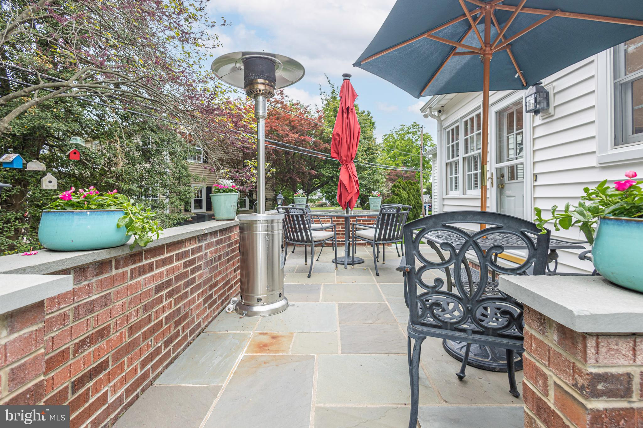 MAKEFIELD MANOR - Residential
