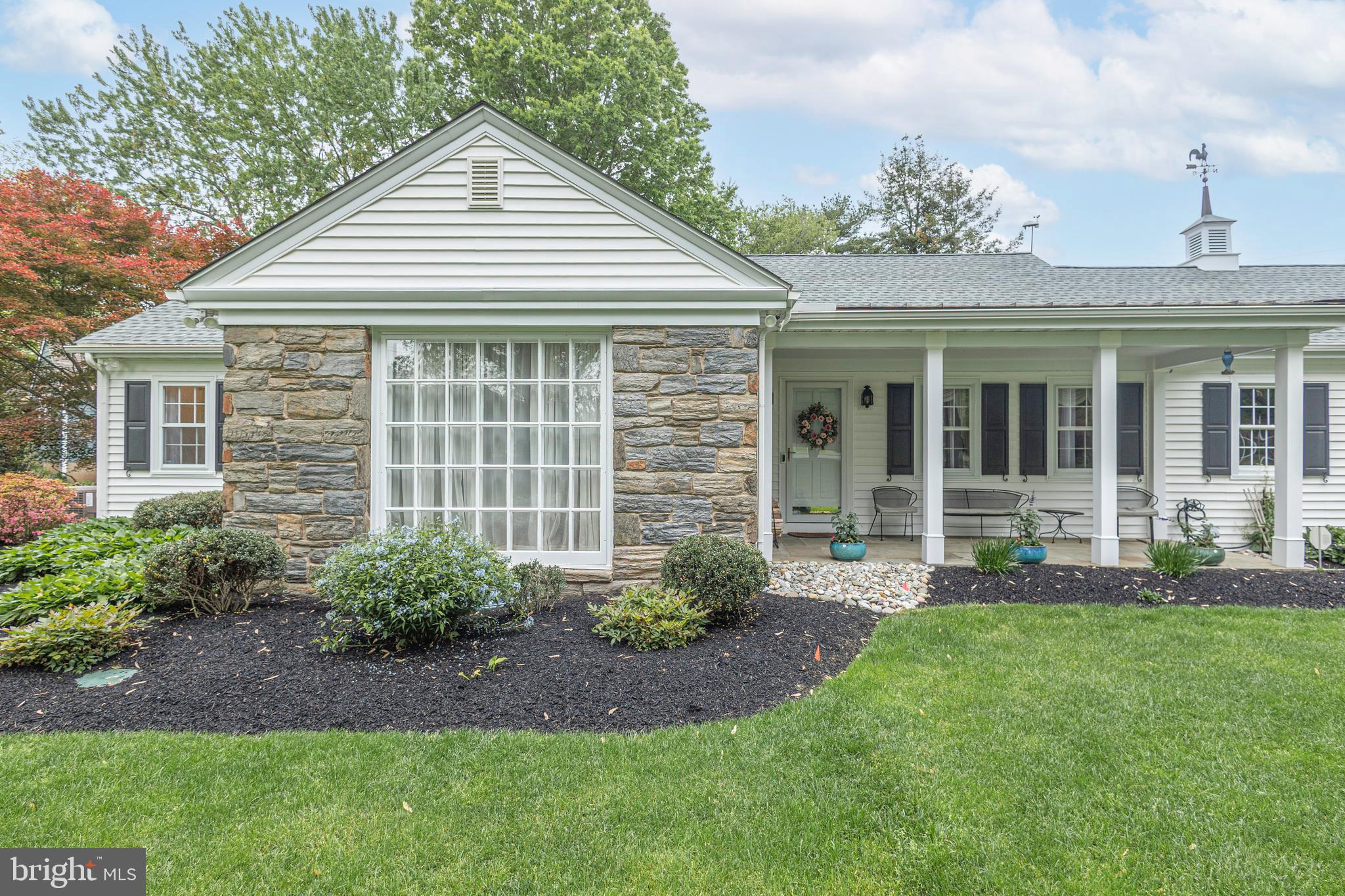 MAKEFIELD MANOR - Residential