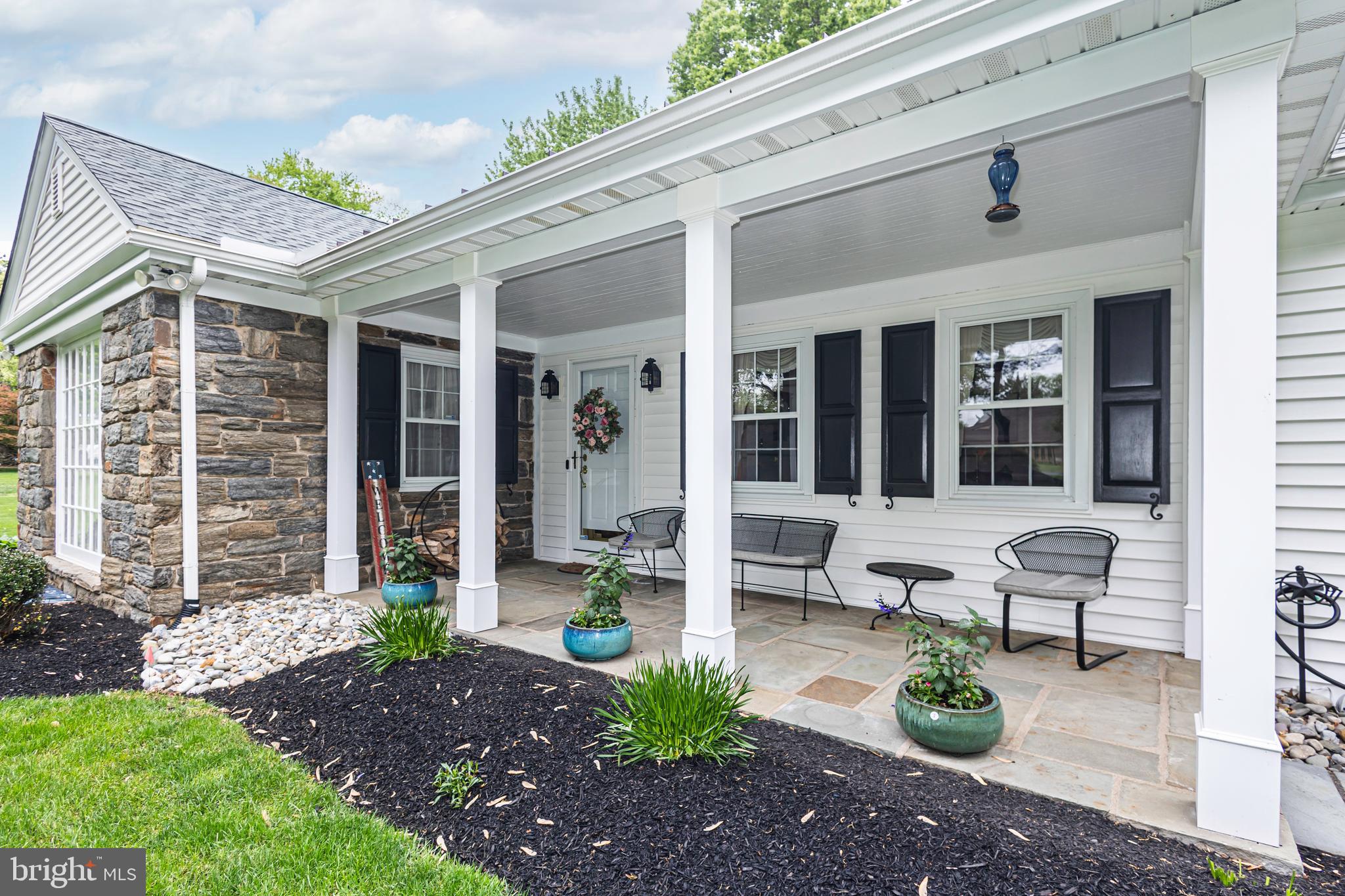 MAKEFIELD MANOR - Residential