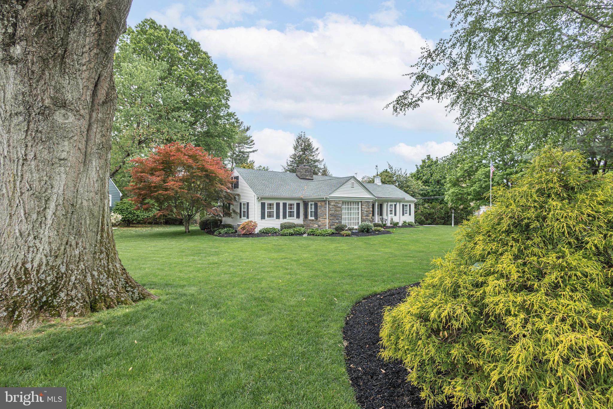 MAKEFIELD MANOR - Residential