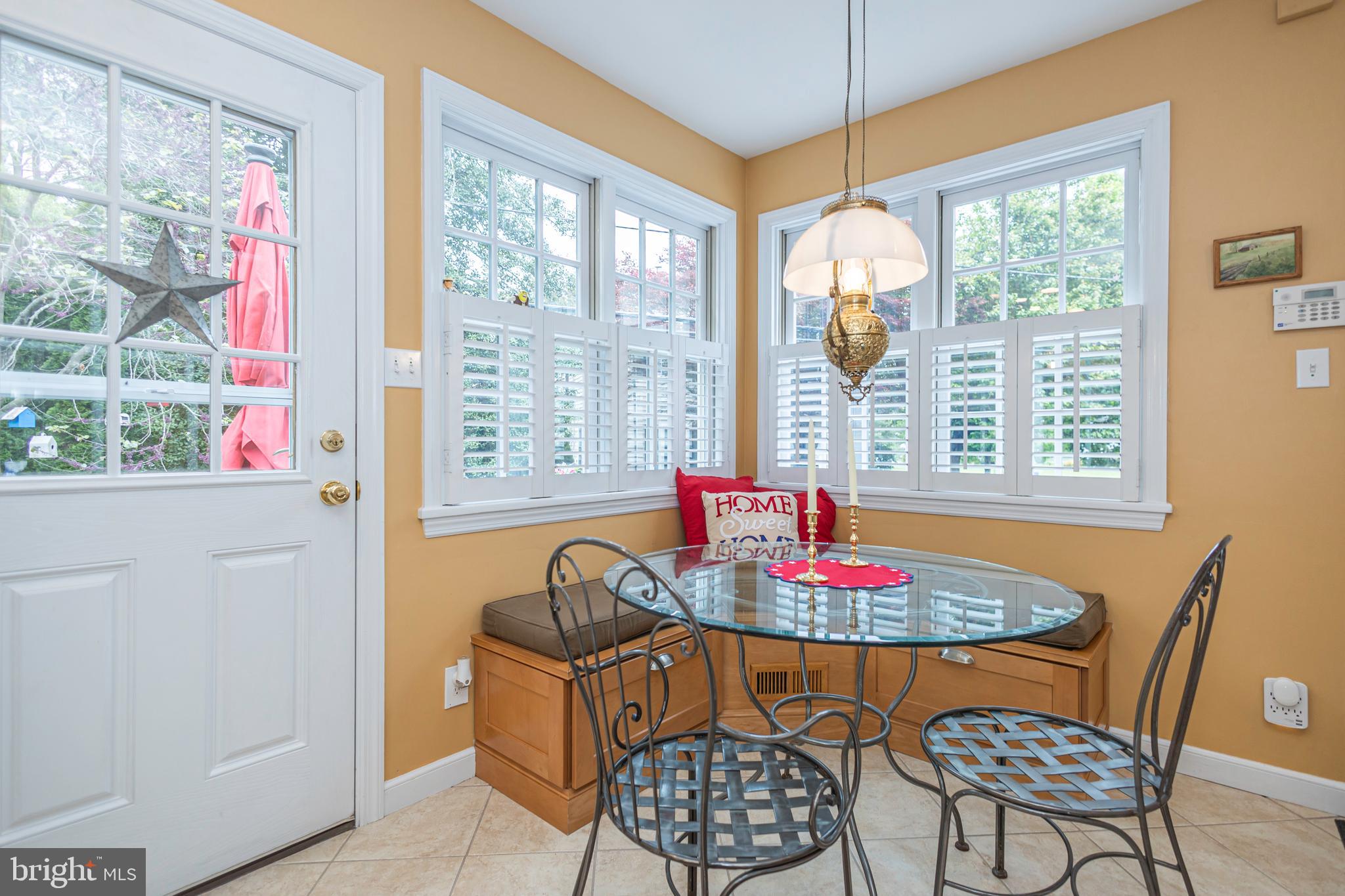 MAKEFIELD MANOR - Residential