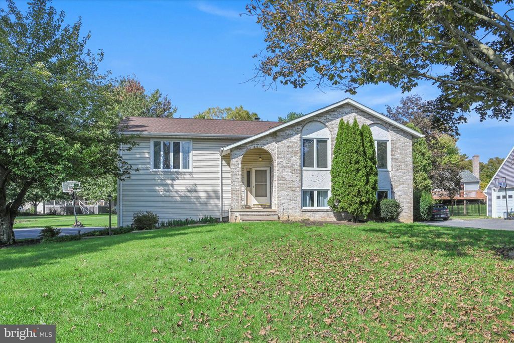 Photo of 41 Overlook Avenue, Lancaster, PA 17601 (MLS # PALA2041798)