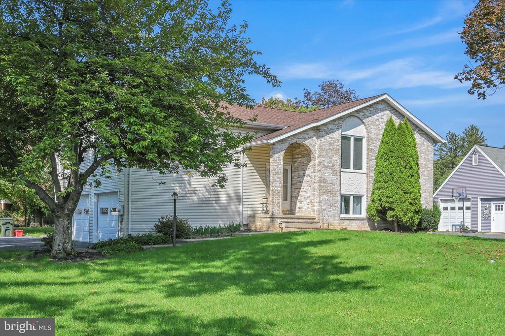 Photo of 41 Overlook Avenue, Lancaster, PA 17601 (MLS # PALA2041798)