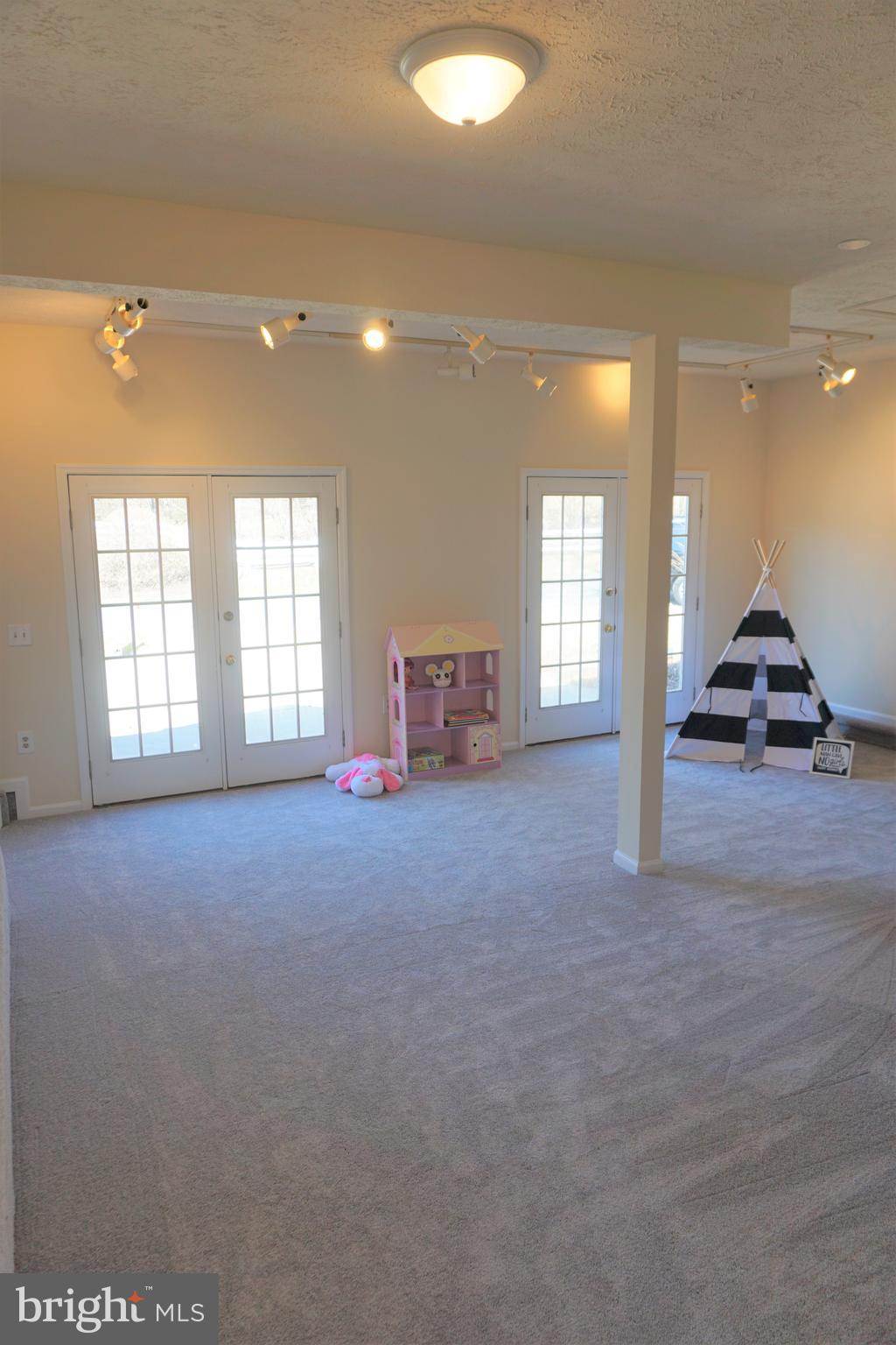 SETTLERS LANDING - Residential