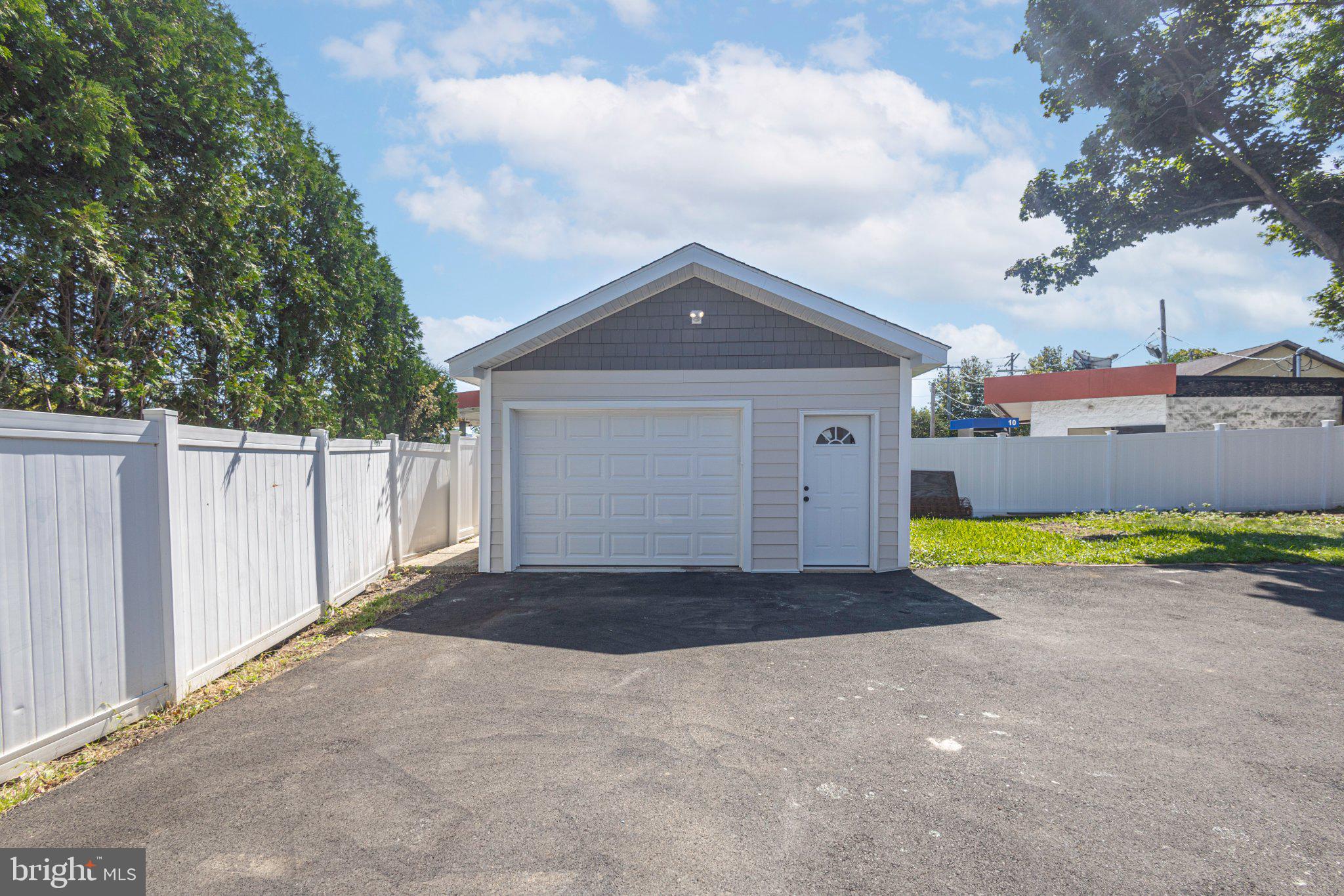 3017 BLAIR MILL ROAD