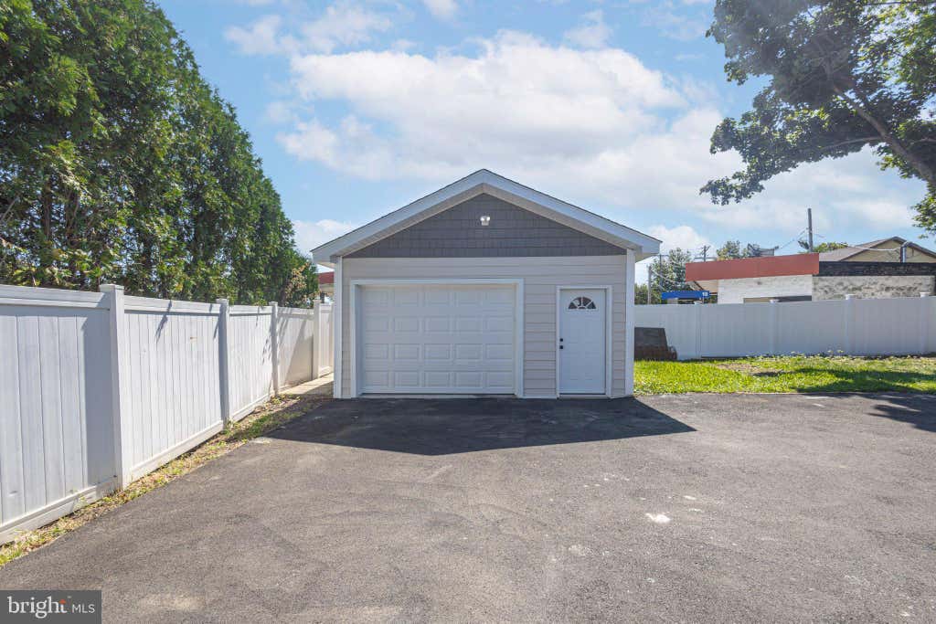 Photo of 3017 Blair Mill Road, WILLOW GROVE, PA 19090 (MLS # PAMC2192310)