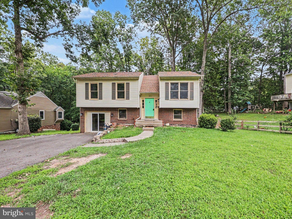 Photo of 10711 Chesterwood Drive, SPOTSYLVANIA, VA 22553 (MLS # VASP2045254)