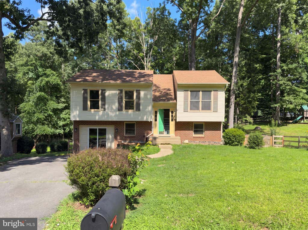 Photo of 10711 Chesterwood Drive, SPOTSYLVANIA, VA 22553 (MLS # VASP2045254)