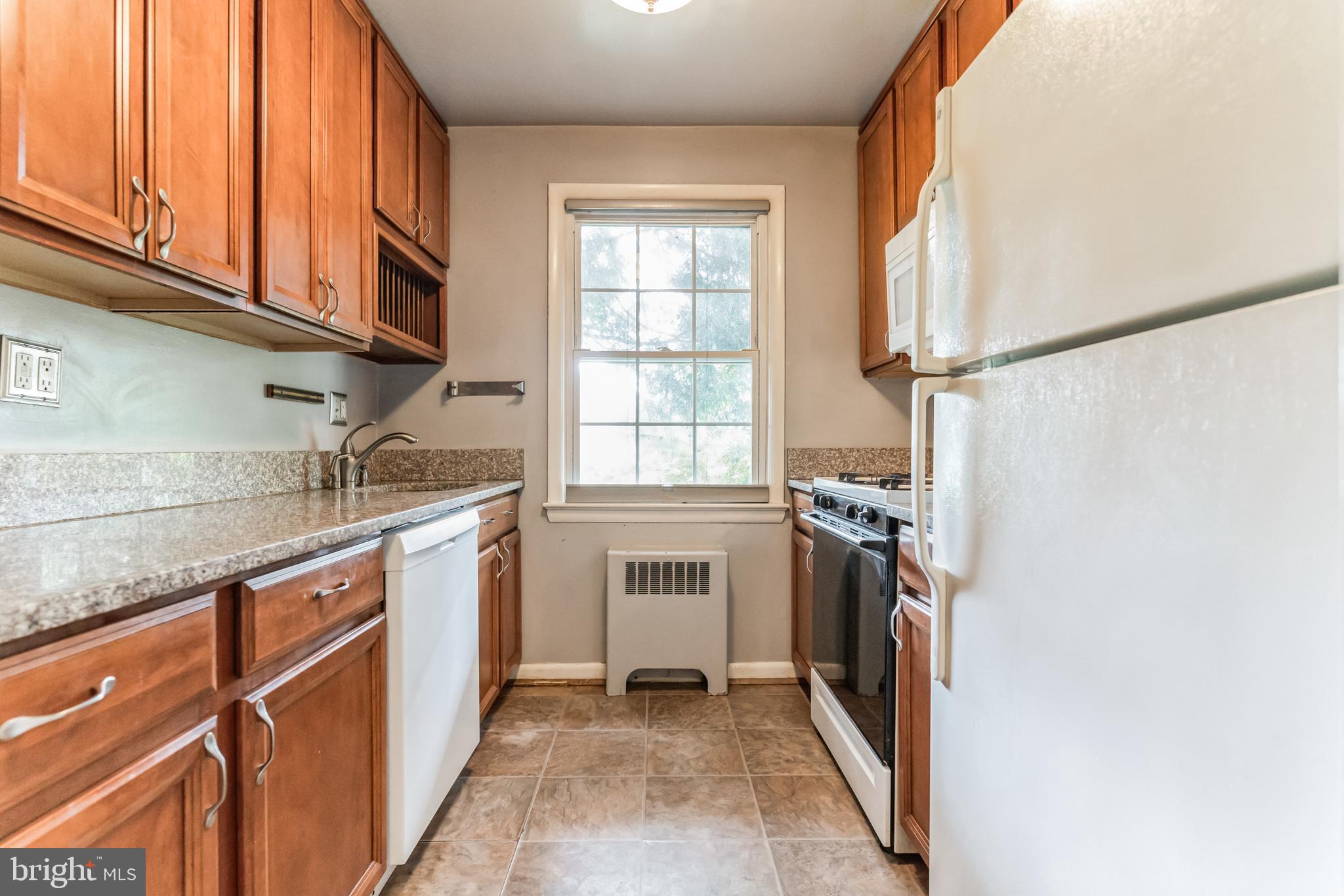 VILLAGE GREEN - Residential