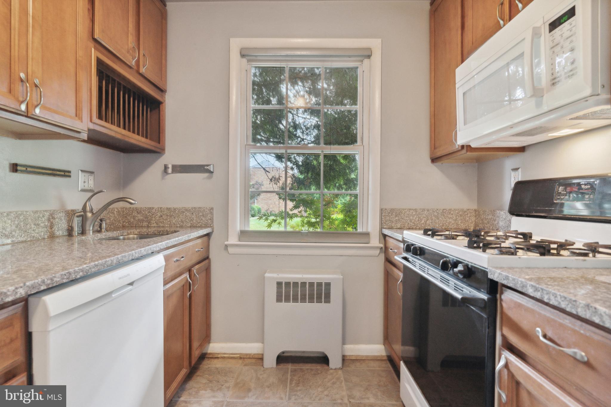 VILLAGE GREEN - Residential