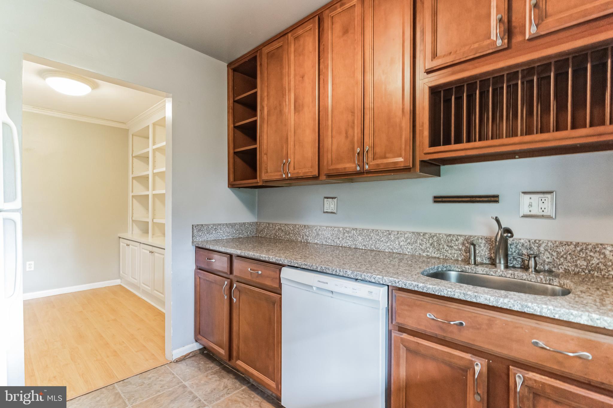 VILLAGE GREEN - Residential