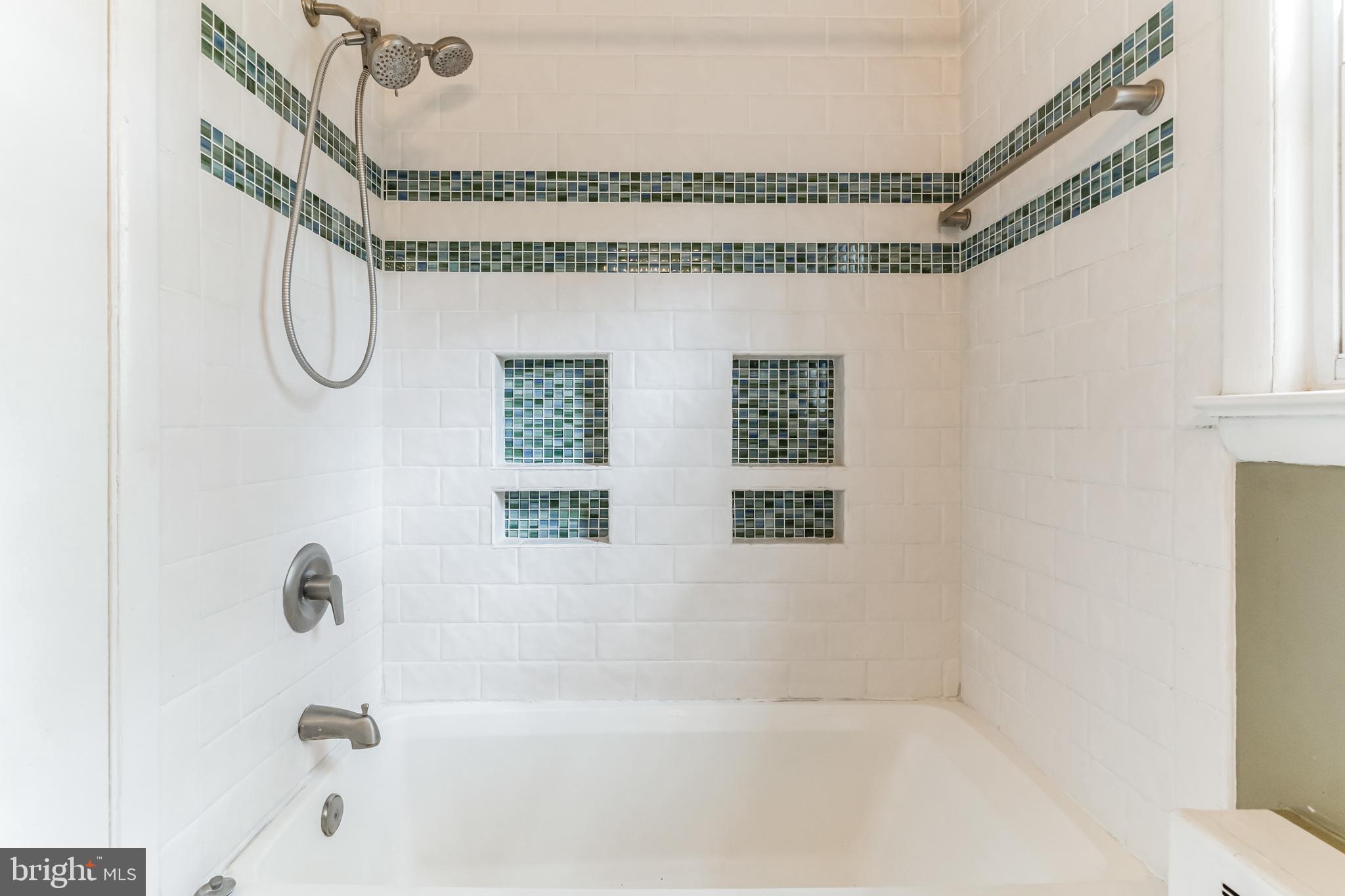 VILLAGE GREEN - Residential