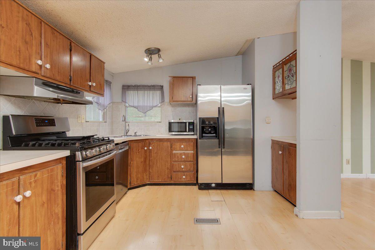 HIGHLAND MANOR - Residential