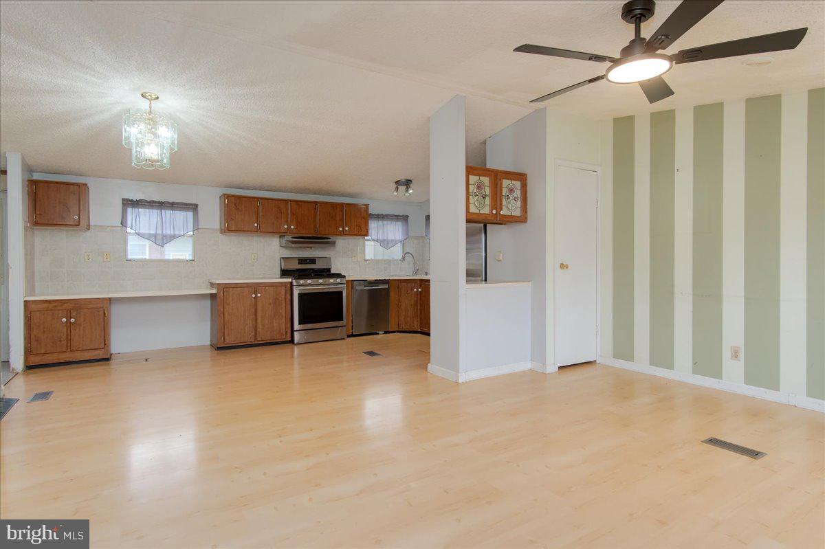 HIGHLAND MANOR - Residential