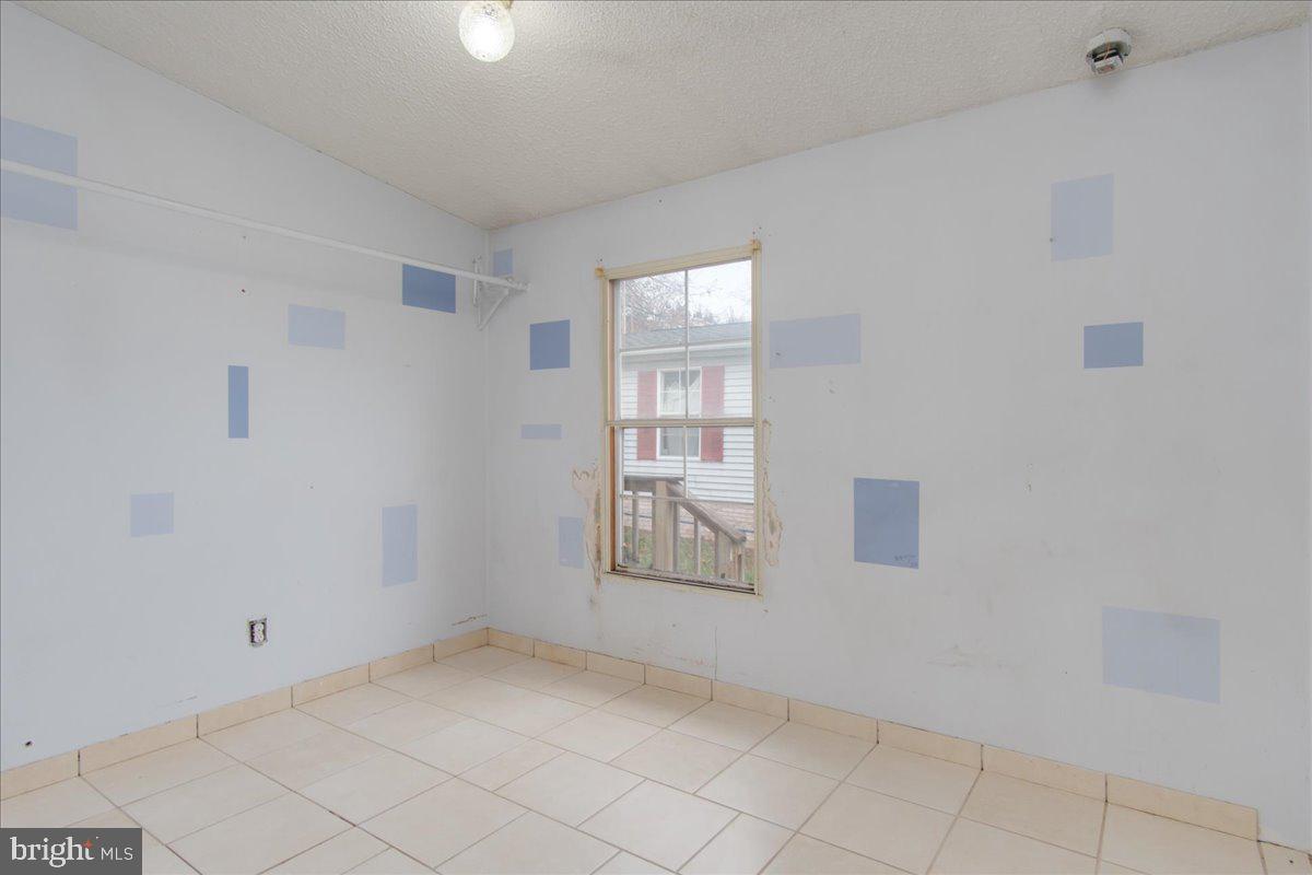 HIGHLAND MANOR - Residential