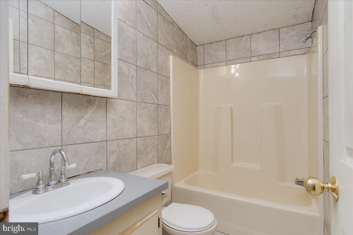 HIGHLAND MANOR - Residential