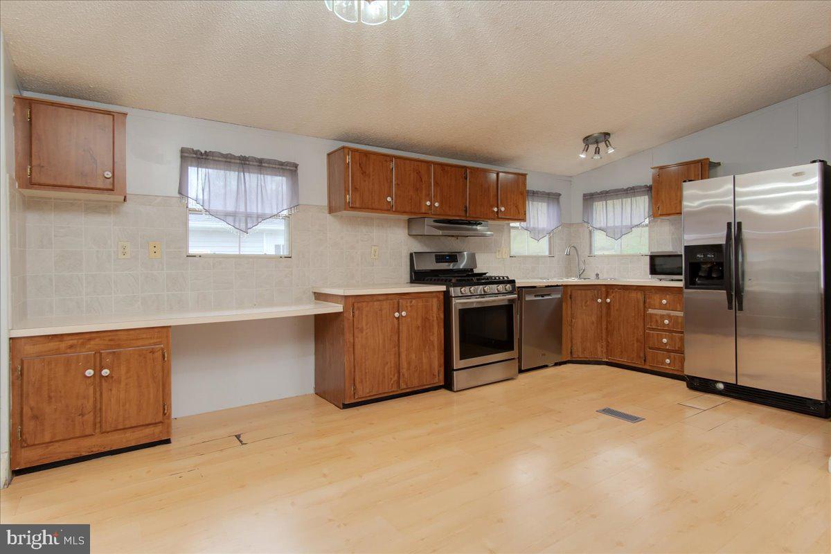 HIGHLAND MANOR - Residential