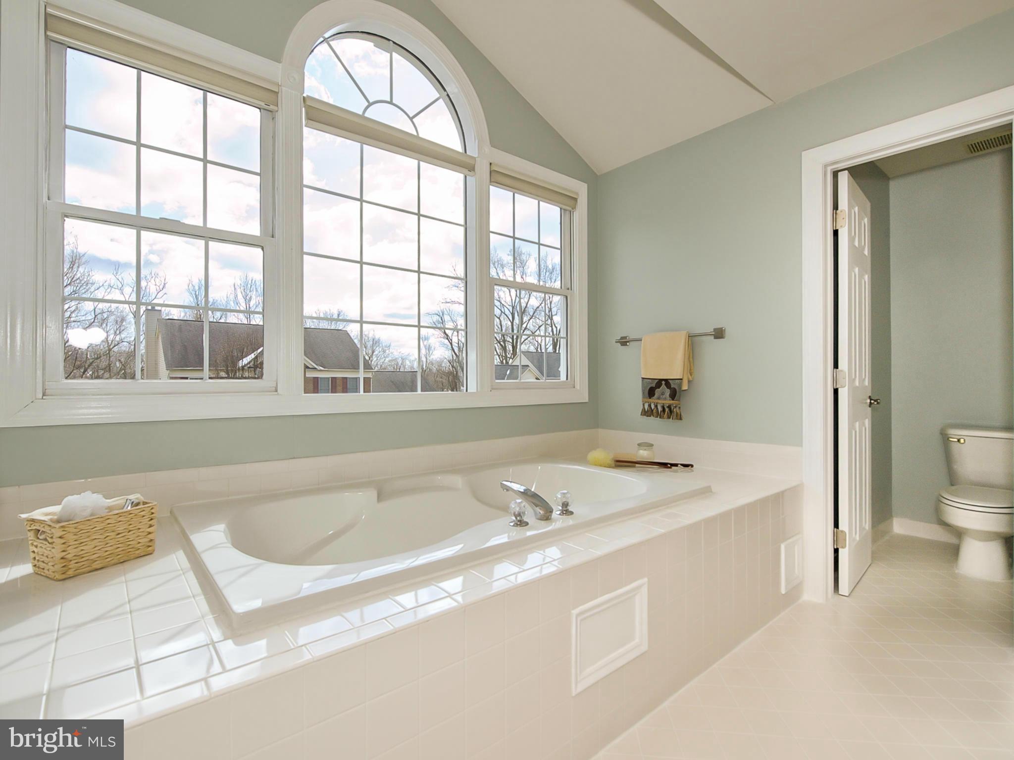 WINDSOR KNOLLS - Residential