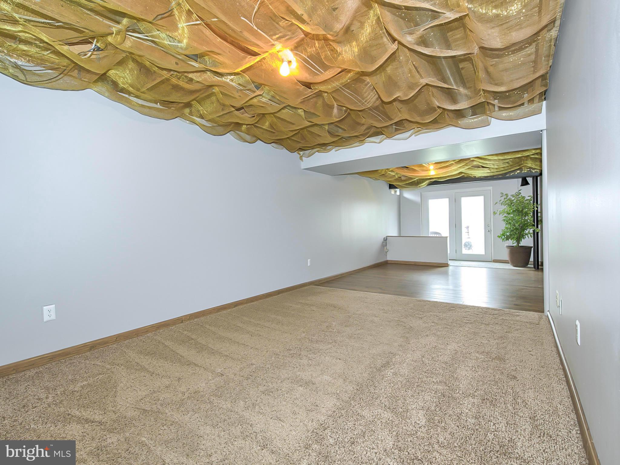 WINDSOR KNOLLS - Residential