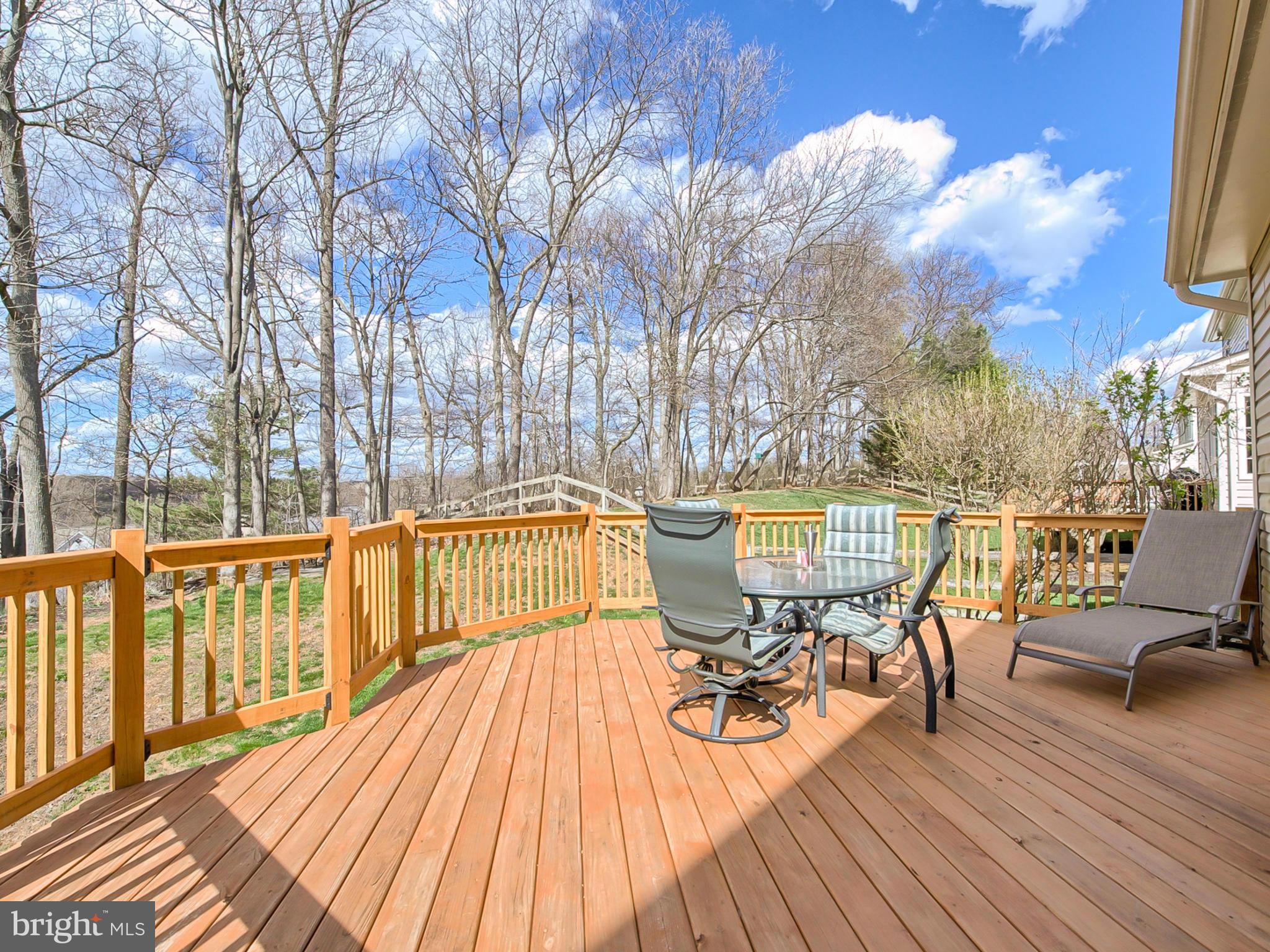 WINDSOR KNOLLS - Residential