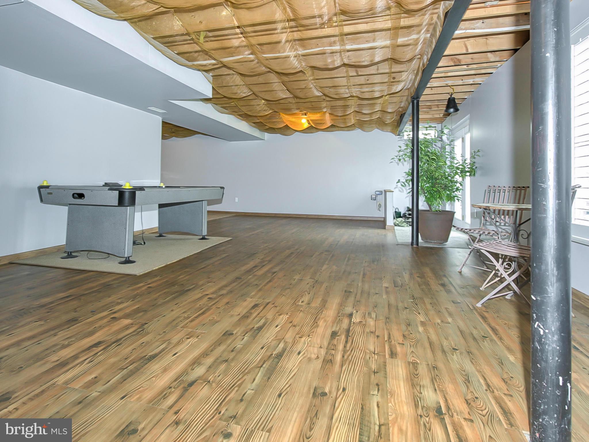 WINDSOR KNOLLS - Residential