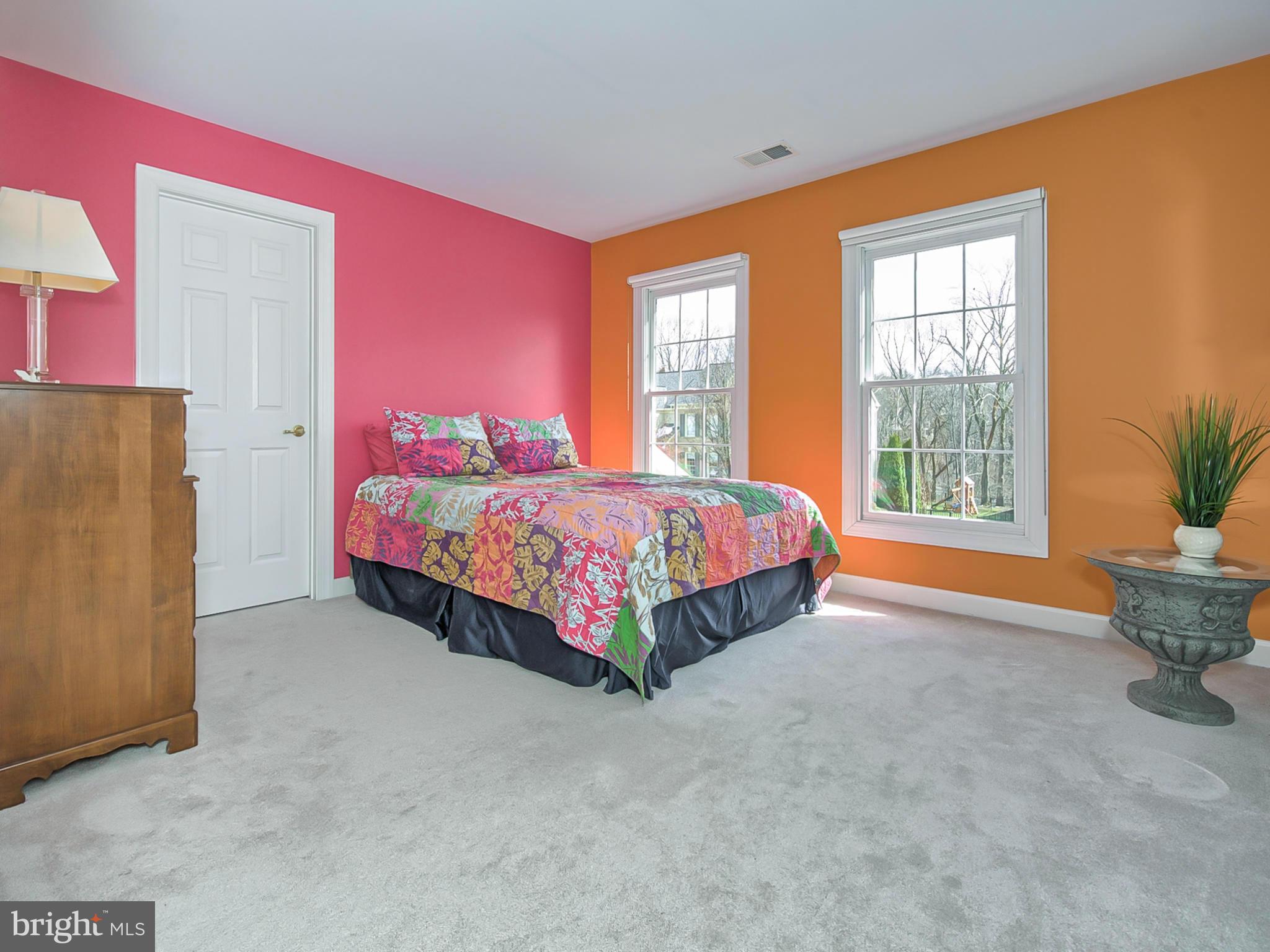 WINDSOR KNOLLS - Residential