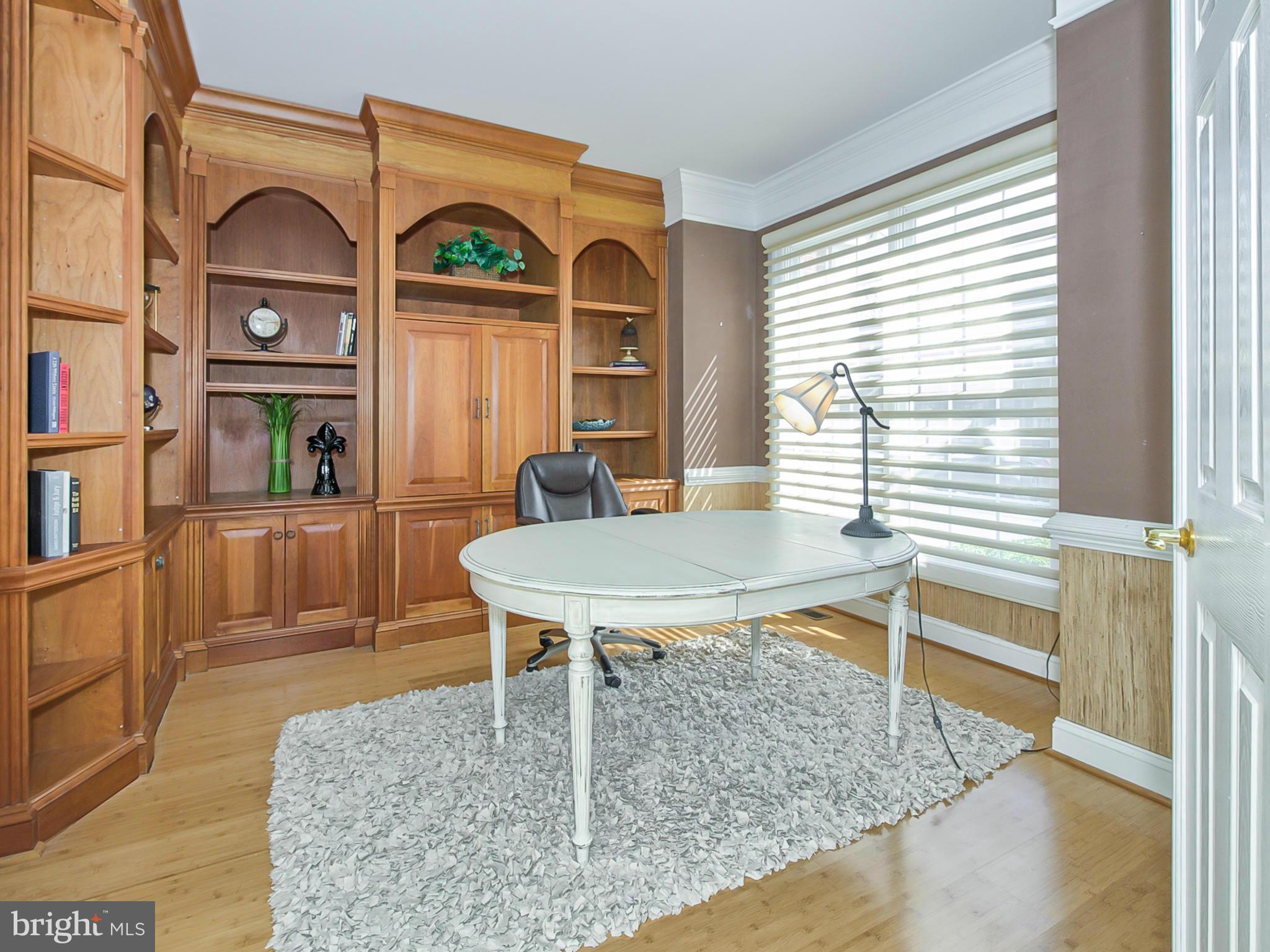 WINDSOR KNOLLS - Residential