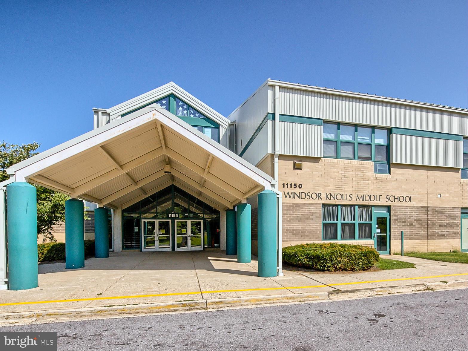 WINDSOR KNOLLS - Residential