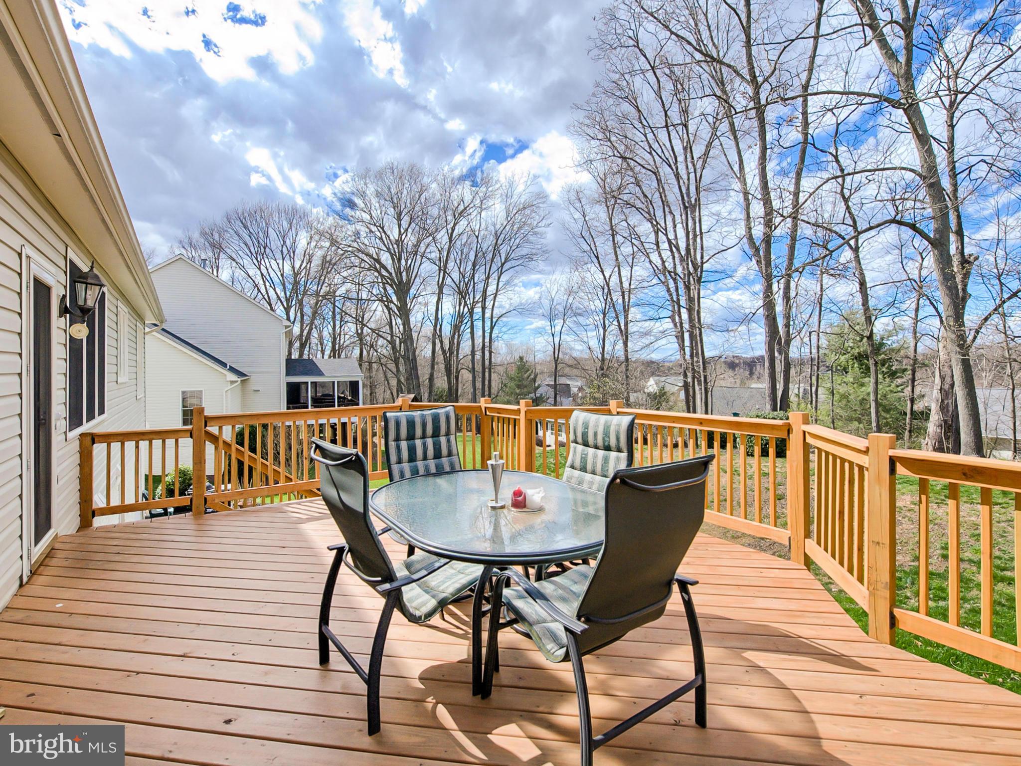 WINDSOR KNOLLS - Residential