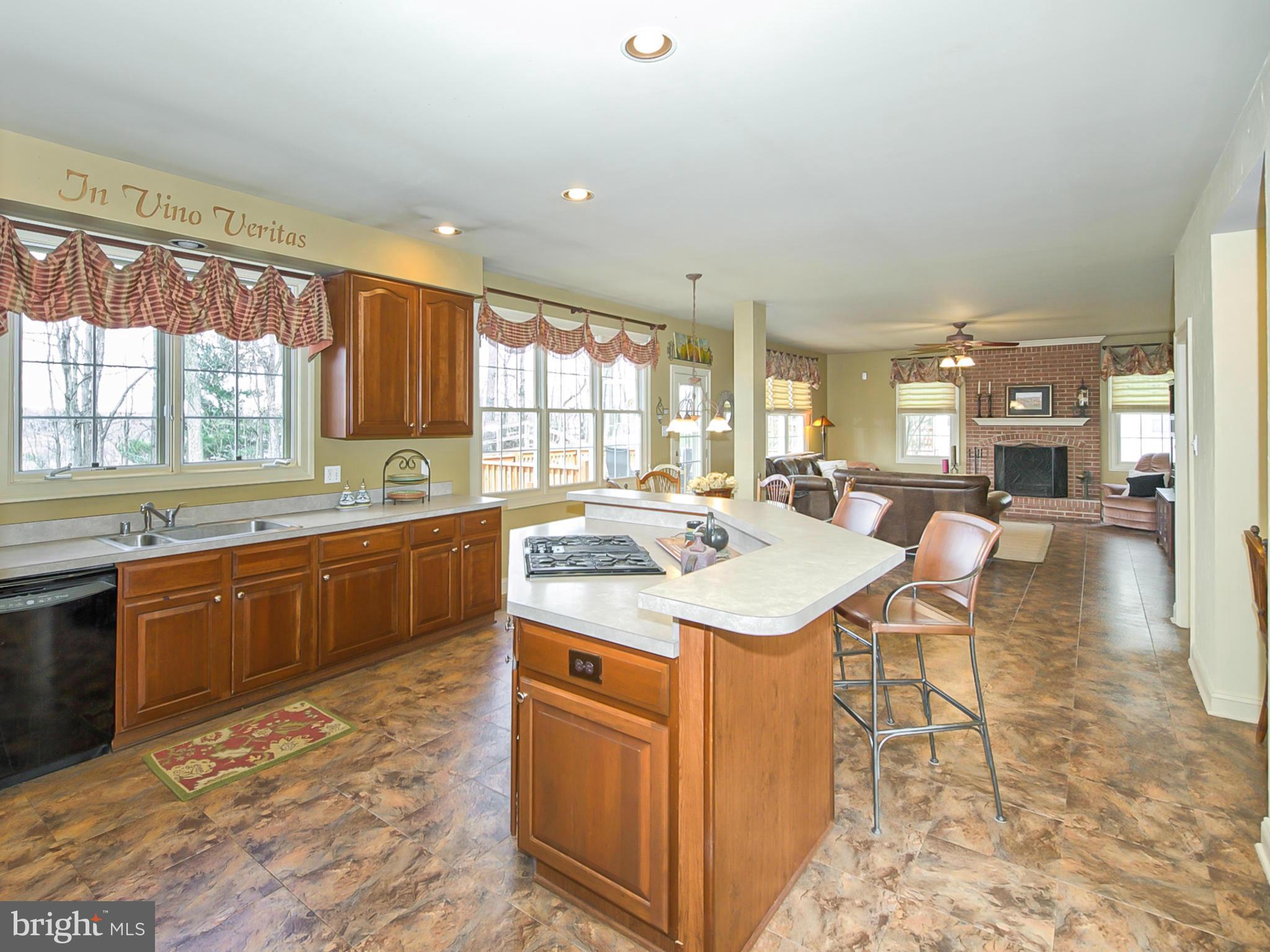 WINDSOR KNOLLS - Residential