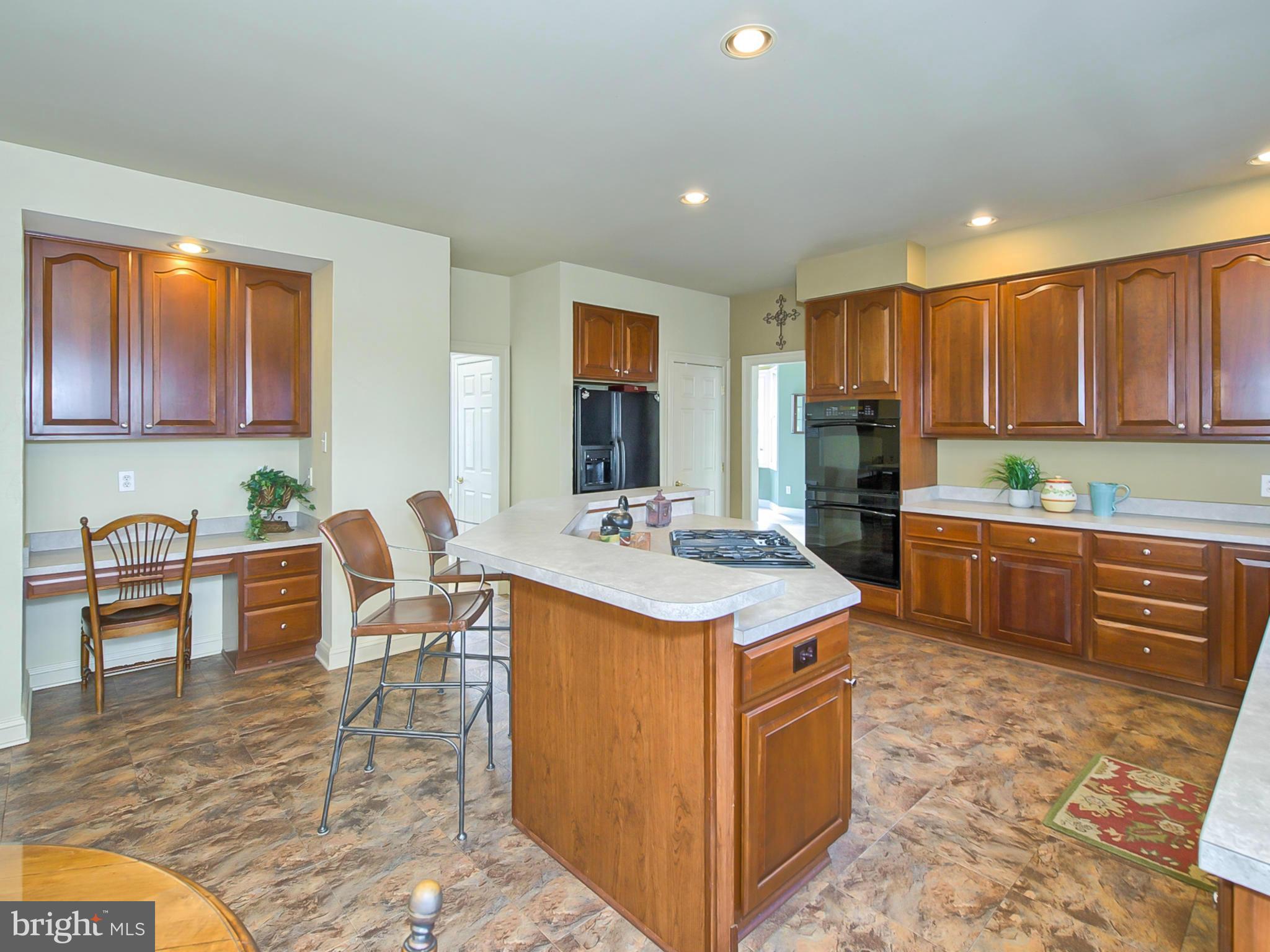 WINDSOR KNOLLS - Residential