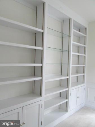 COUNTRY CREEK - Residential Lease