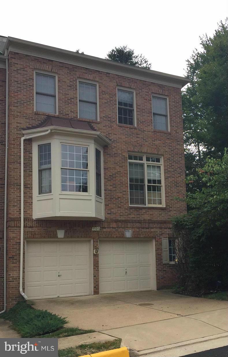 COUNTRY CREEK - Residential Lease