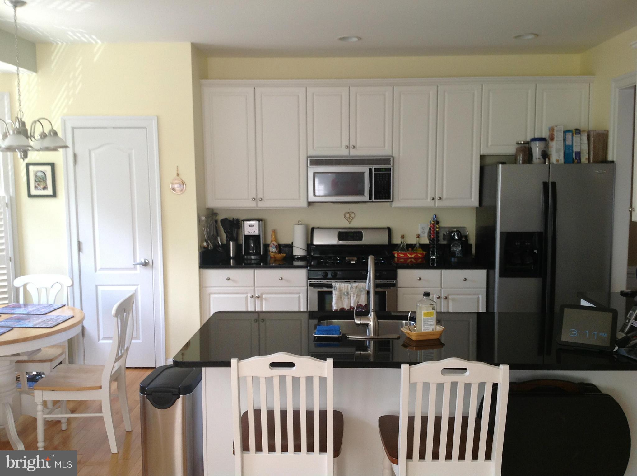 COUNTRY CREEK - Residential Lease