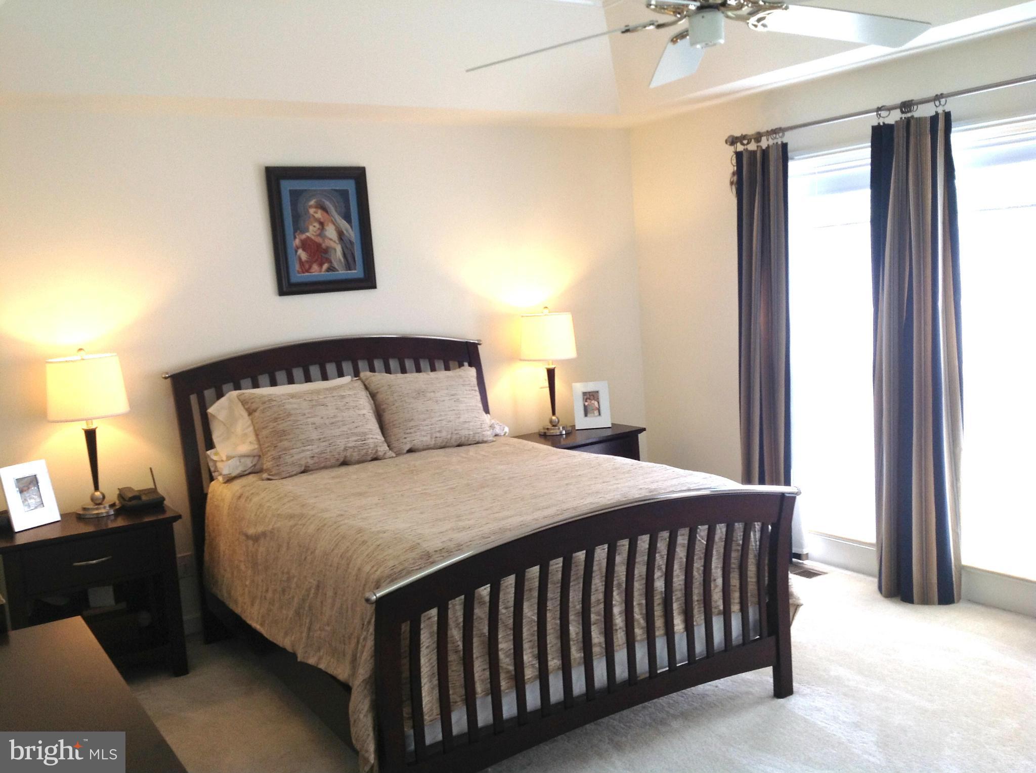 COUNTRY CREEK - Residential Lease