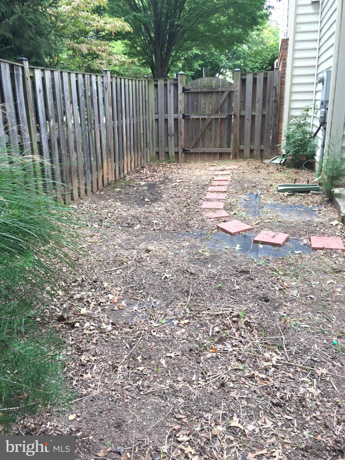 COUNTRY CREEK - Residential Lease