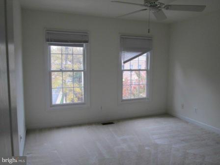 COUNTRY CREEK - Residential Lease