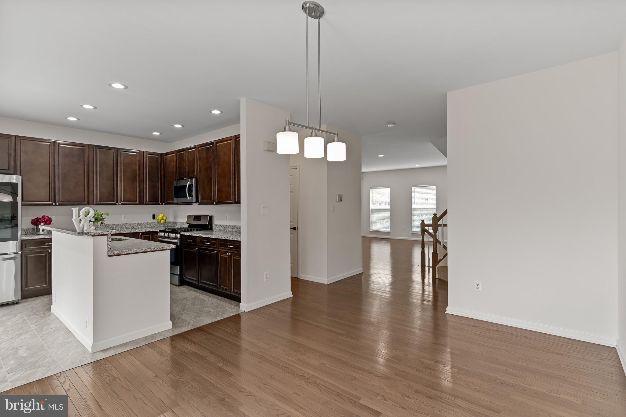 TOWNES AT WOODLAND GLEN - Residential