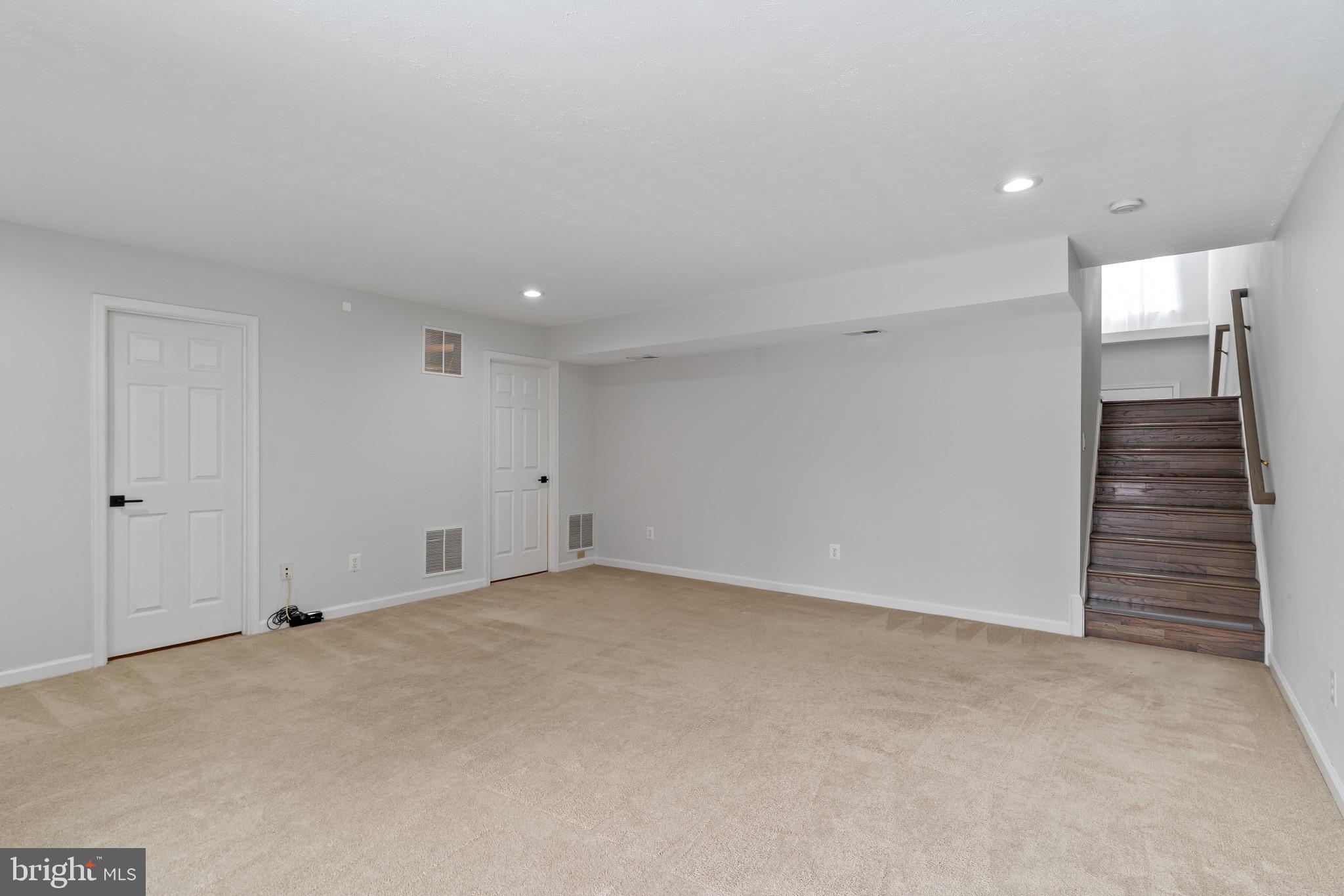 TOWNES AT WOODLAND GLEN - Residential