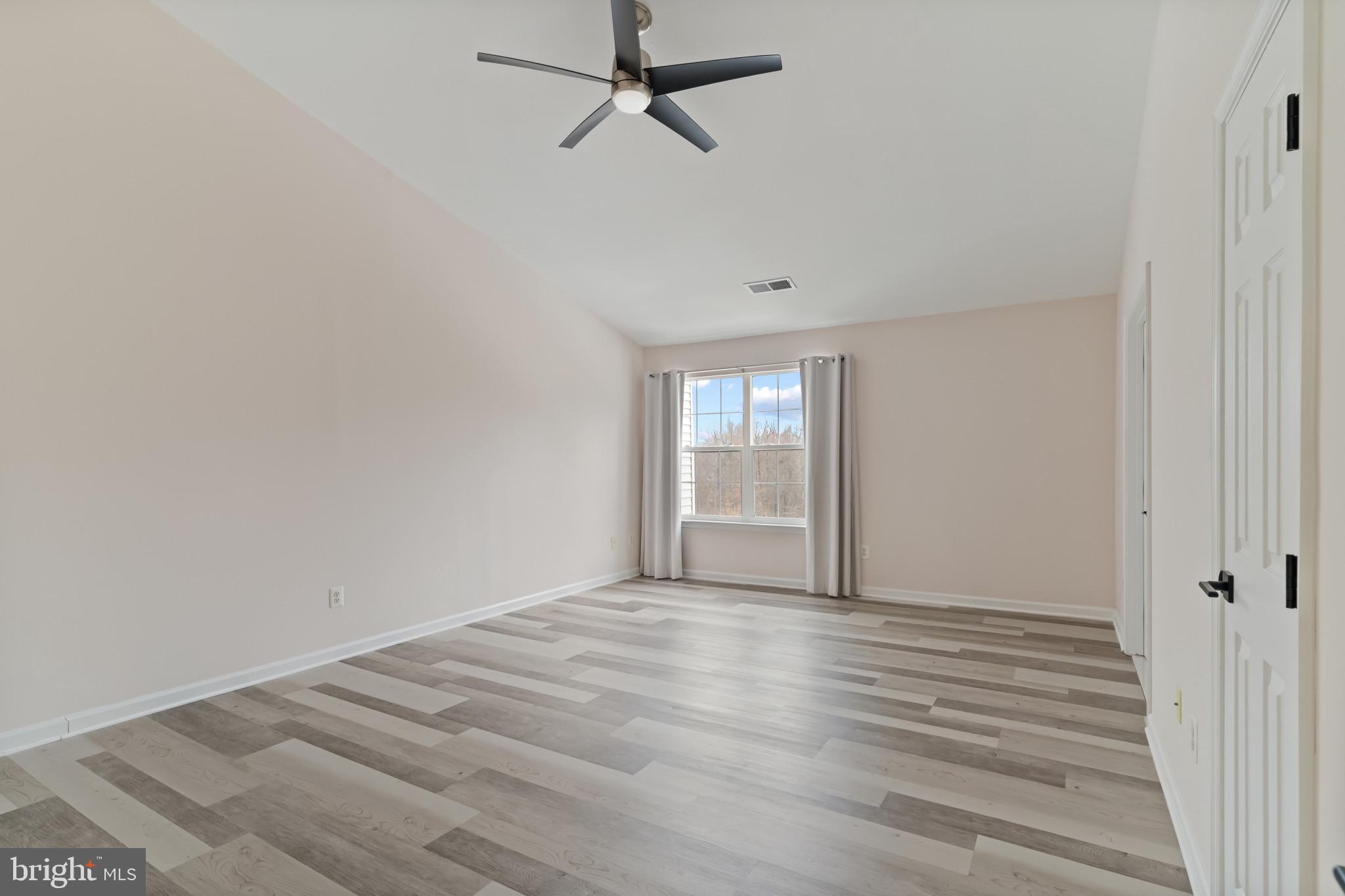 TOWNES AT WOODLAND GLEN - Residential