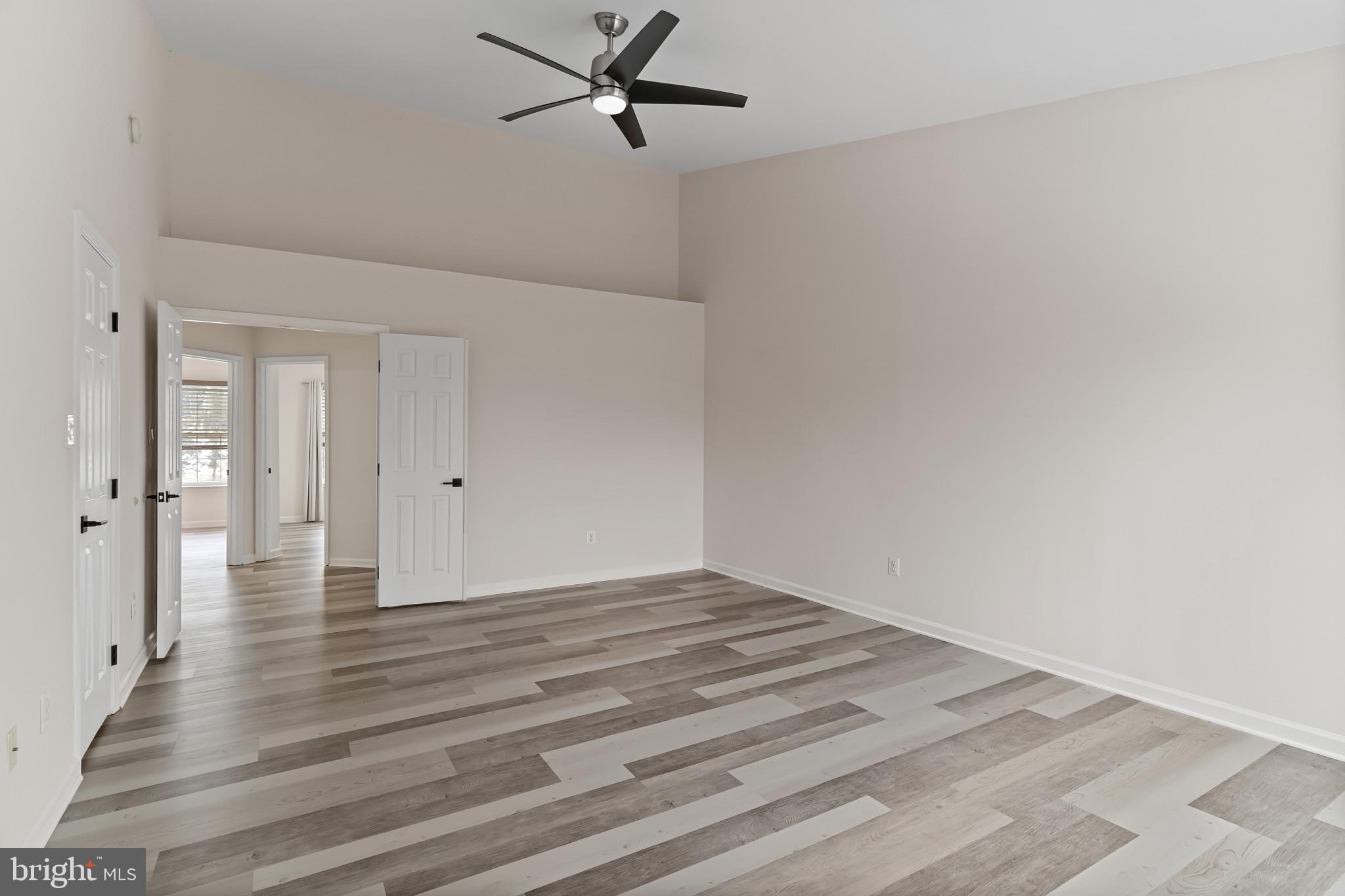 TOWNES AT WOODLAND GLEN - Residential