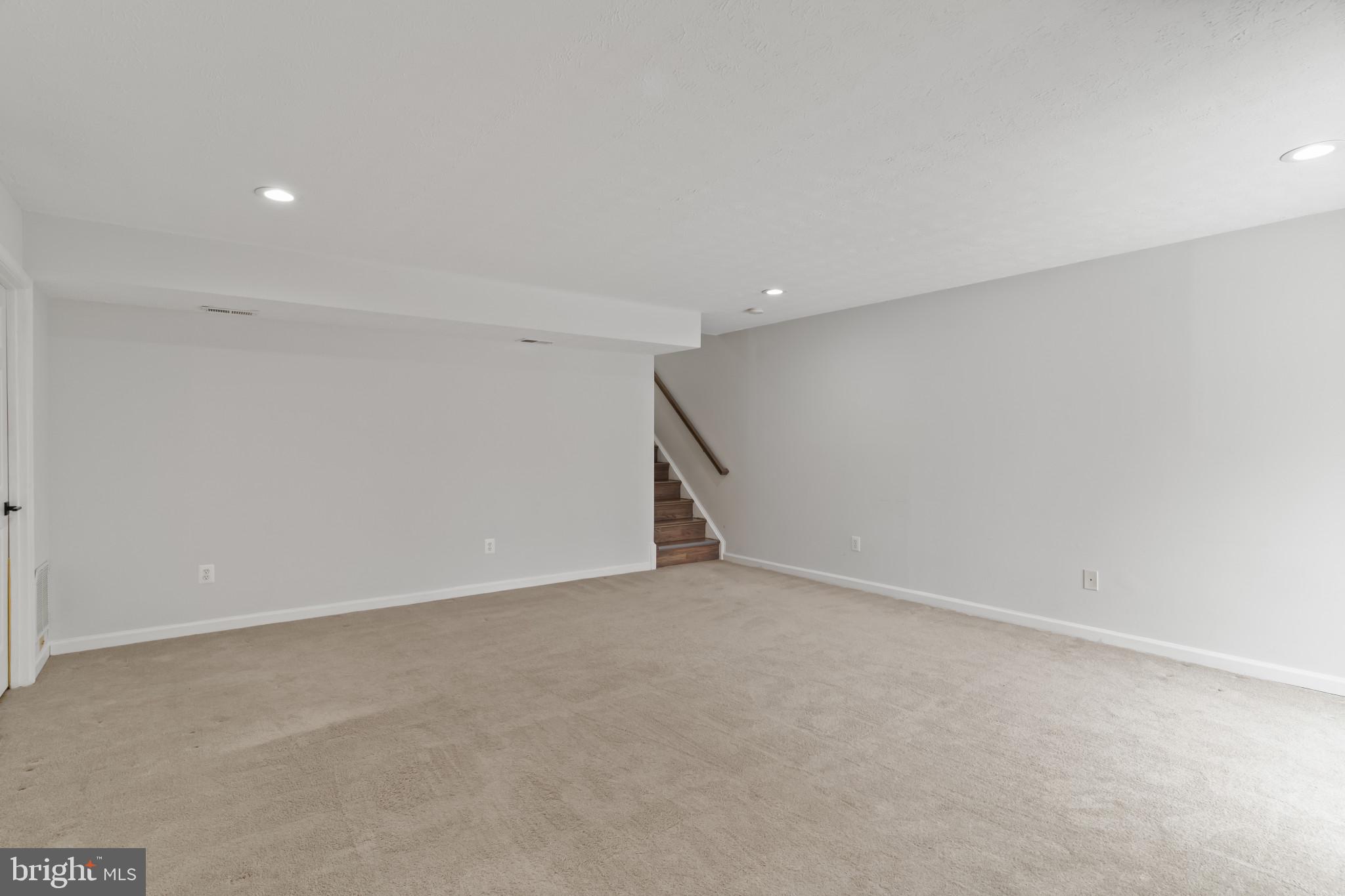 TOWNES AT WOODLAND GLEN - Residential