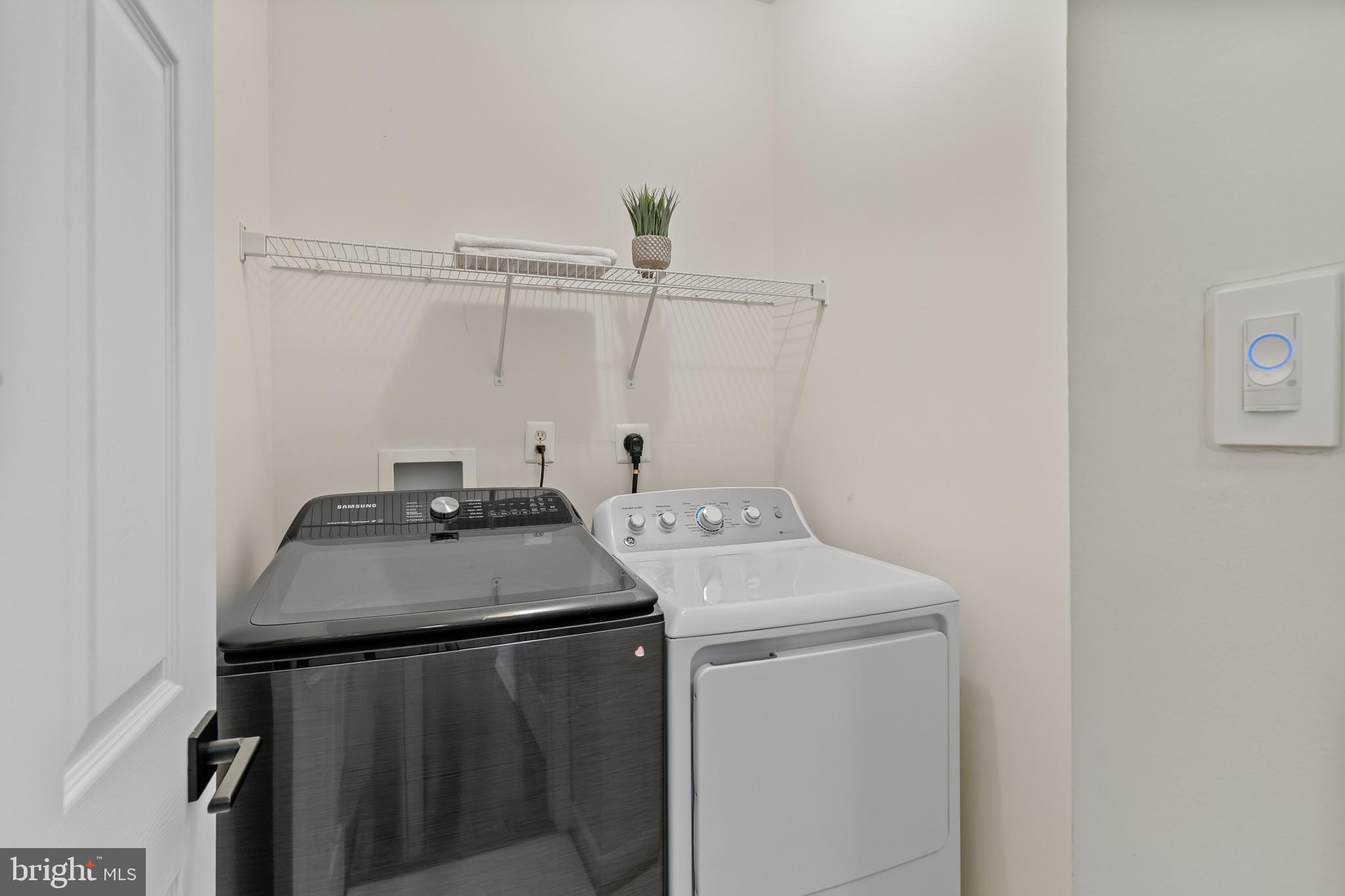 TOWNES AT WOODLAND GLEN - Residential