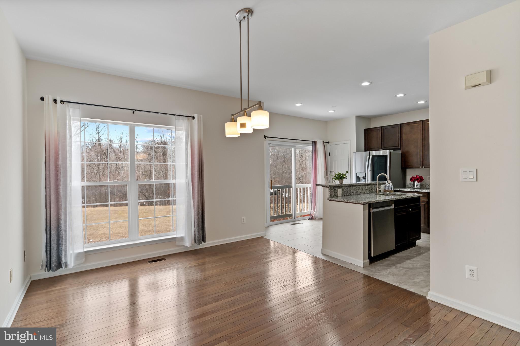 TOWNES AT WOODLAND GLEN - Residential