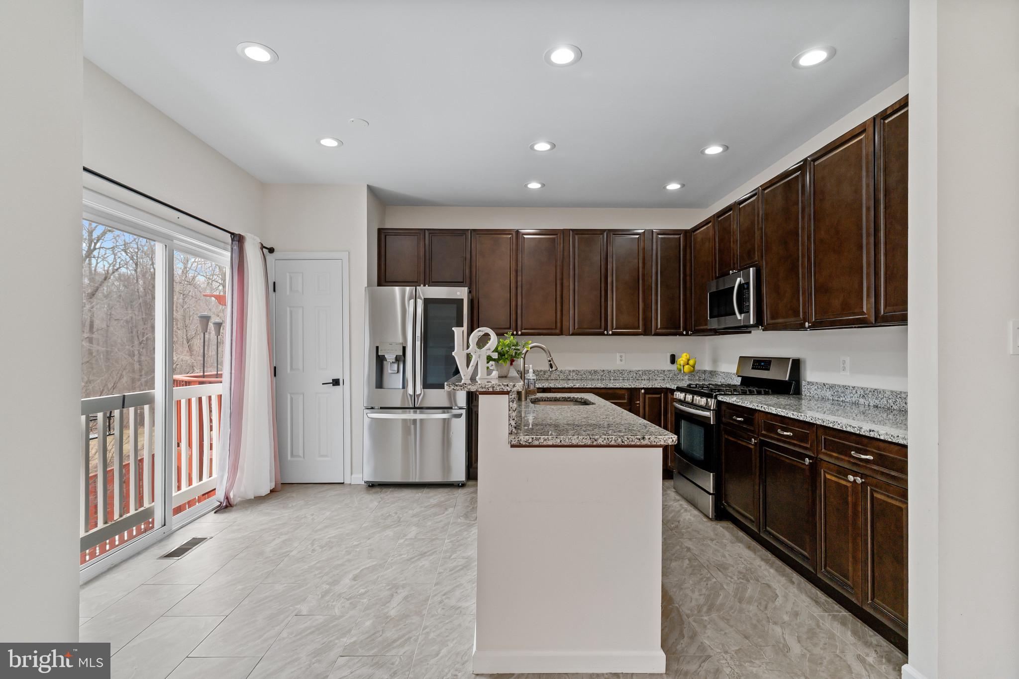 TOWNES AT WOODLAND GLEN - Residential