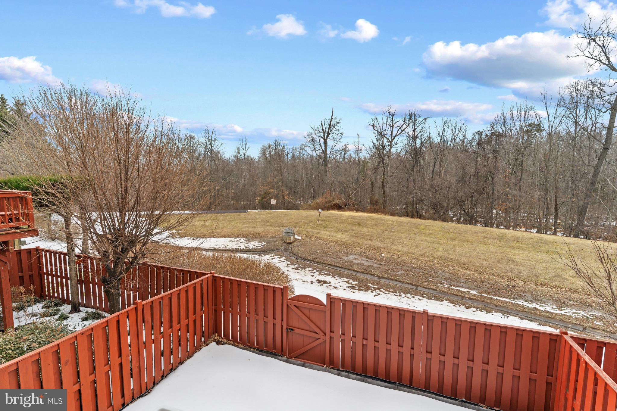 TOWNES AT WOODLAND GLEN - Residential