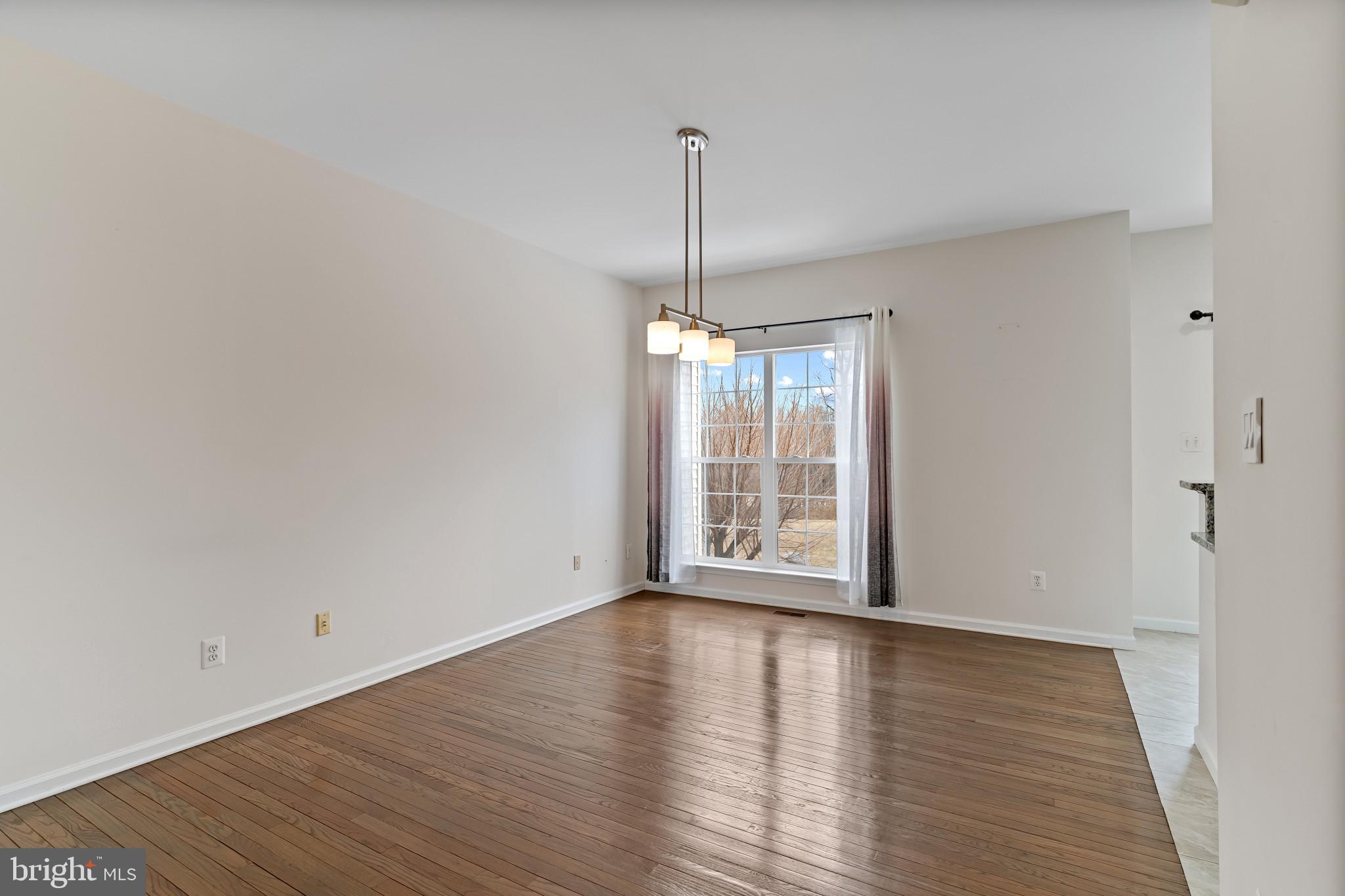 TOWNES AT WOODLAND GLEN - Residential