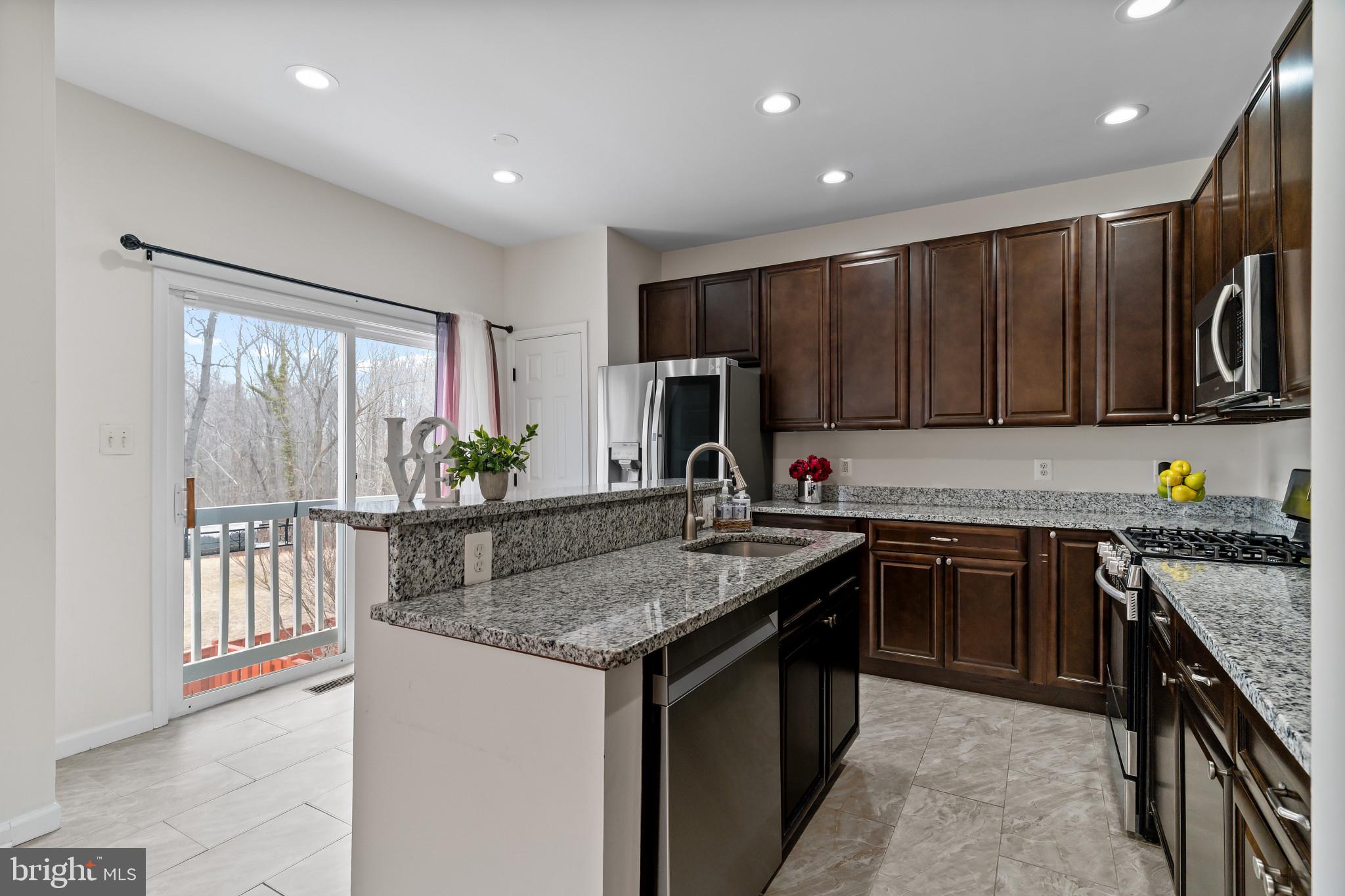 TOWNES AT WOODLAND GLEN - Residential